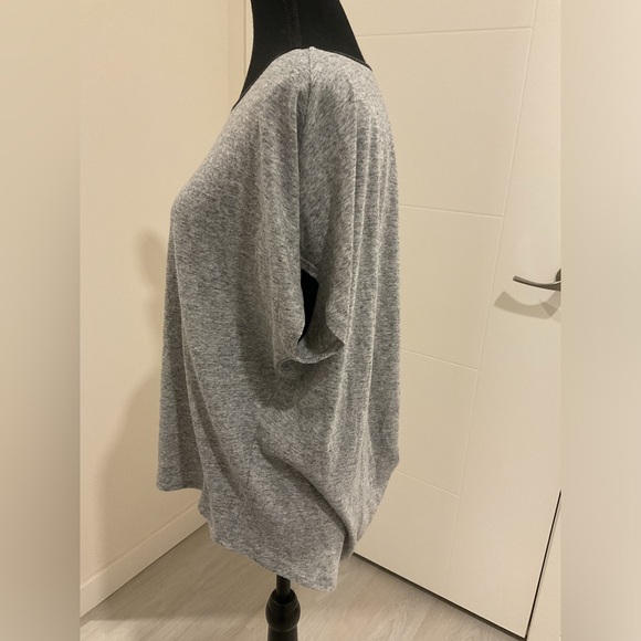 Halston Gray Roomy short roomy sleeves with faux trim neckline . - Picture 3 of 6